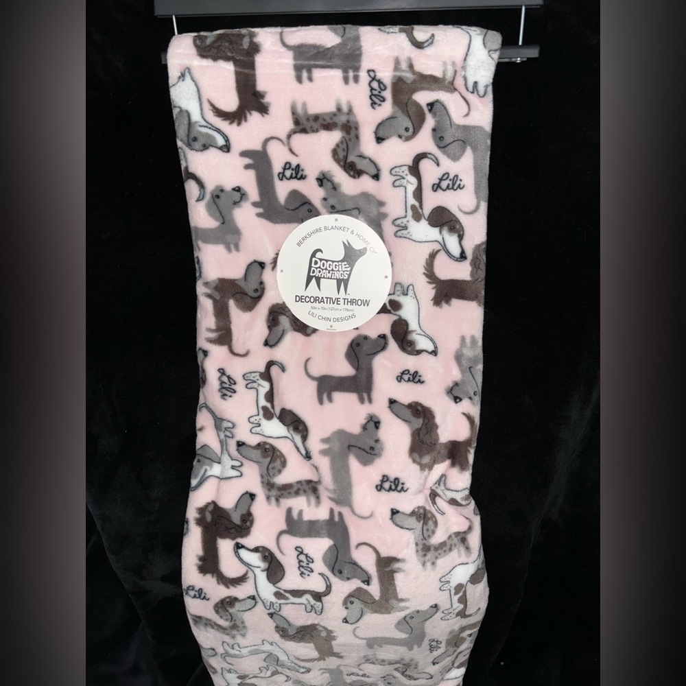 Dachshund Blanket Adorable Short & Long Haired Soft Pink Plush Throw NEW